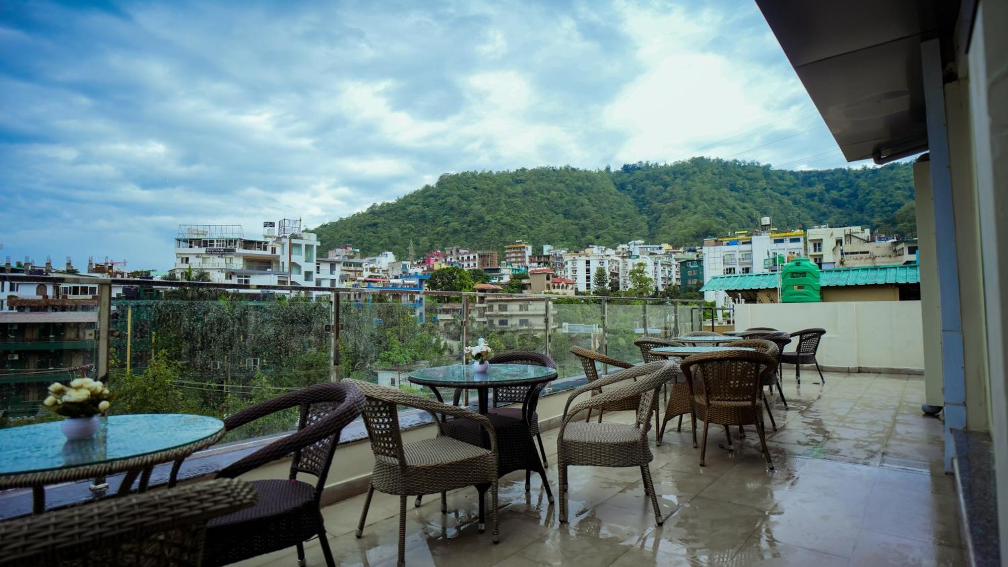 Hotel Lords Valley Rishīkesh Esterno foto