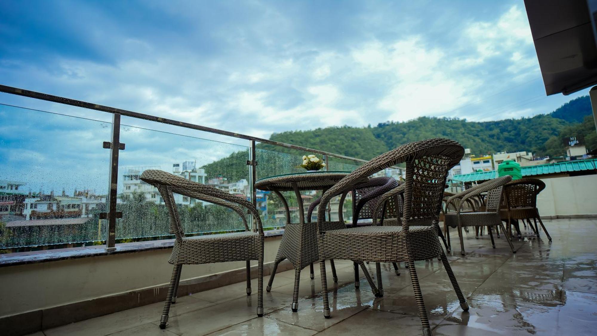 Hotel Lords Valley Rishīkesh Esterno foto