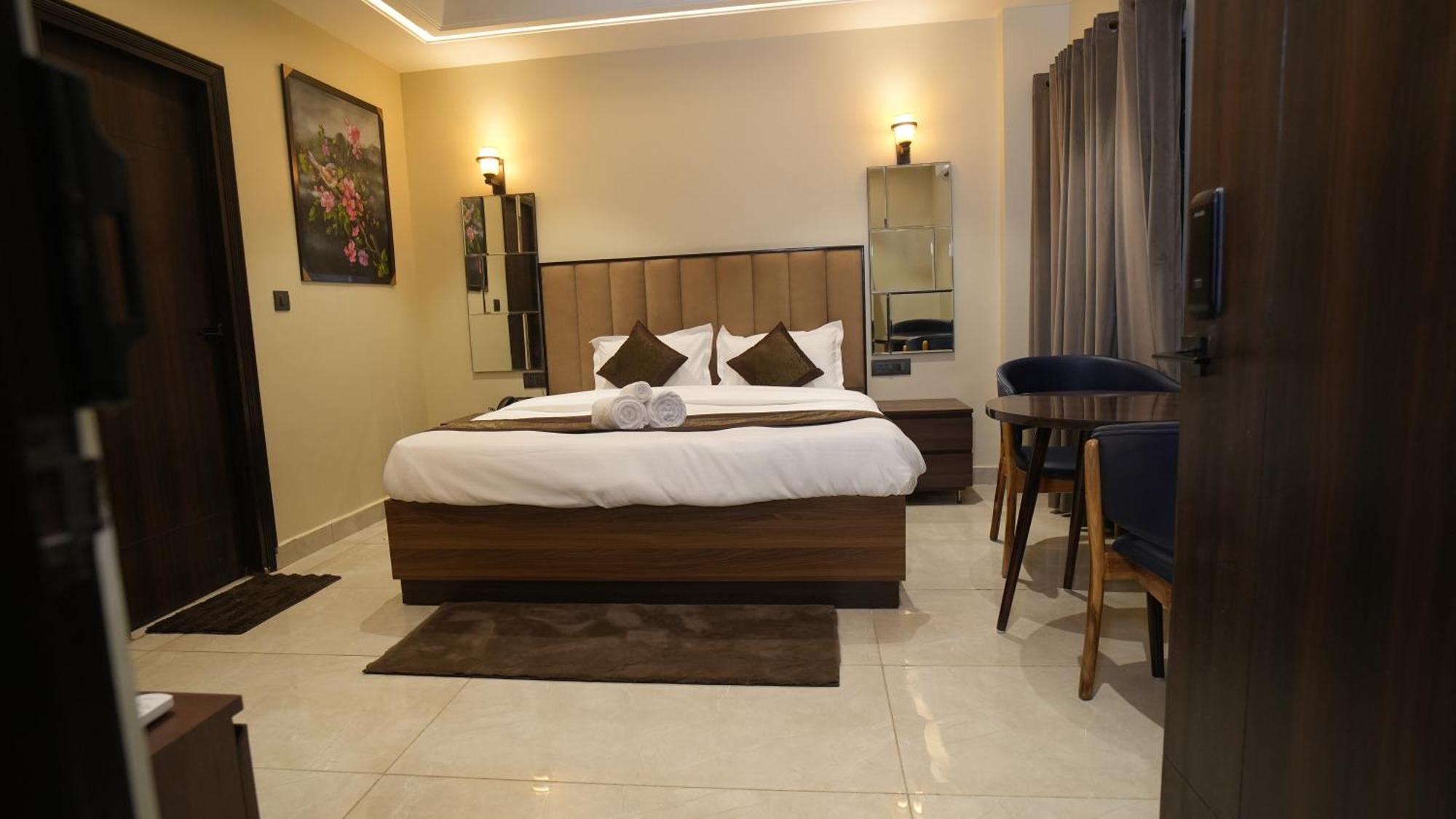 Hotel Lords Valley Rishīkesh Esterno foto