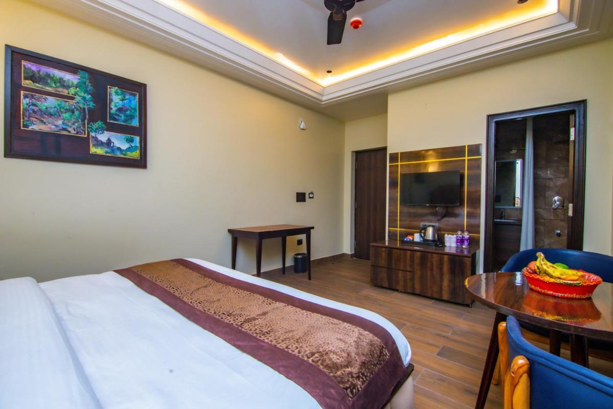 Hotel Lords Valley Rishīkesh Esterno foto